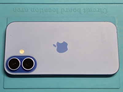 Używany - Apple iPhone 16 128GB Niebieski - obrazek 3