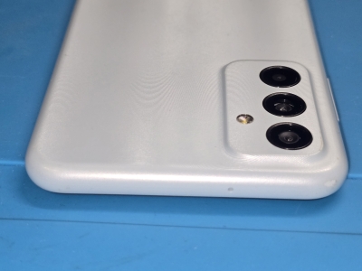 Używany - Samsung Galaxy M13 64GB Niebieski - obrazek 5