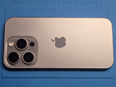 Używany - Apple iPhone 15 Pro 128GB Tytanowy - obrazek 3