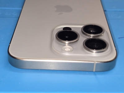 Używany - Apple iPhone 15 Pro 128GB Tytanowy - obrazek 5