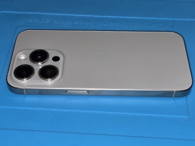 Używany - Apple iPhone 15 Pro 128GB Tytanowy - obrazek 4